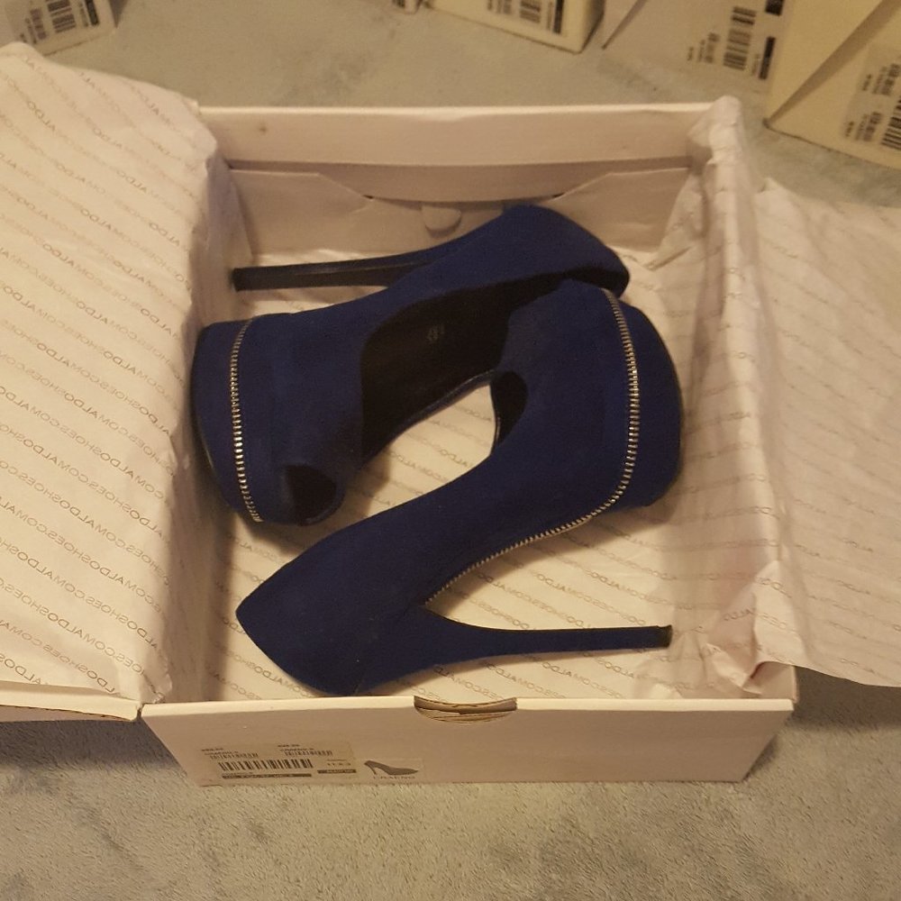 Aldo Craeng Women's Size 7 Royal Blue Suede Peep-Toed Platform Stiletto Pumps